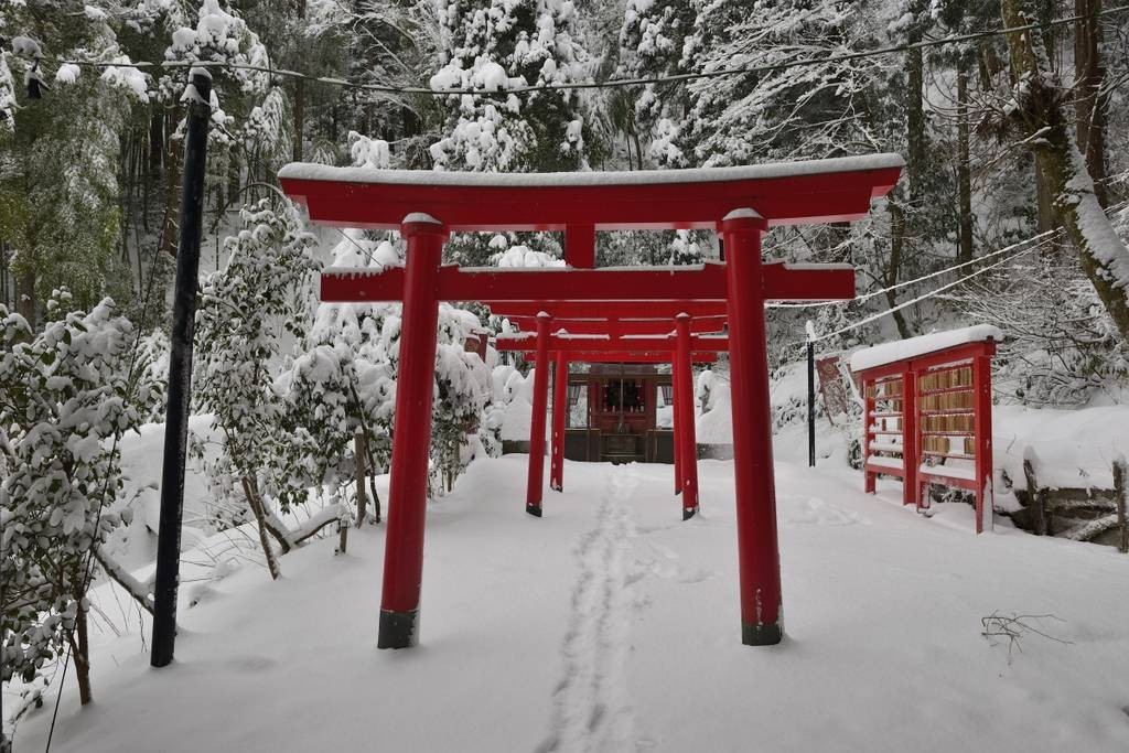 Yuwaku Inari Shrine